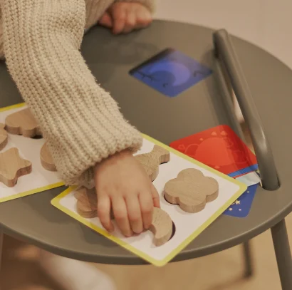 Розвивальна гра Сенсорний мішечок із дерев'яними фігурками