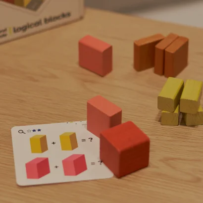 Дерев'яні кубики Частини і ціле