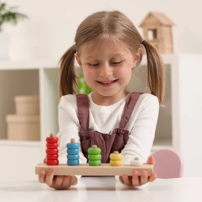 Пірамідка-рахівничка для малюків