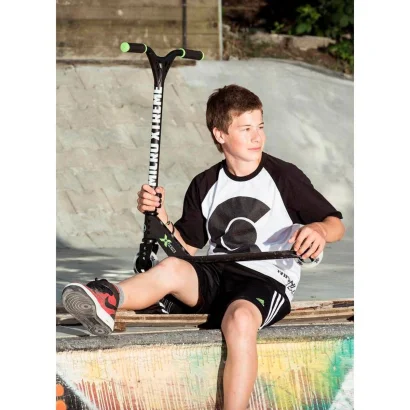 Самокат Micro серії Trixx &amp; Ramp - Чорний