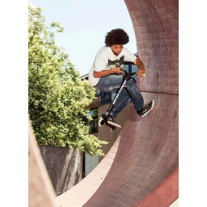 Самокат Micro серії Trixx &amp; Ramp - Чорний