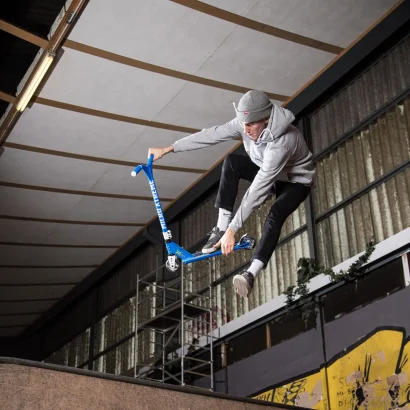 Самокат MICRO серії "Trixx &amp; Ramp" - СИНІЙ (до 100 kg, двоколісний, алюмін.)