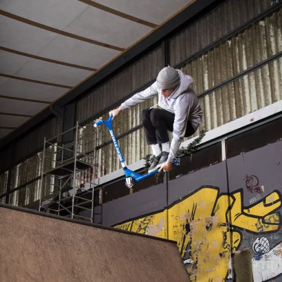 Самокат MICRO серії "Trixx &amp; Ramp" - СИНІЙ (до 100 kg, двоколісний, алюмін.)